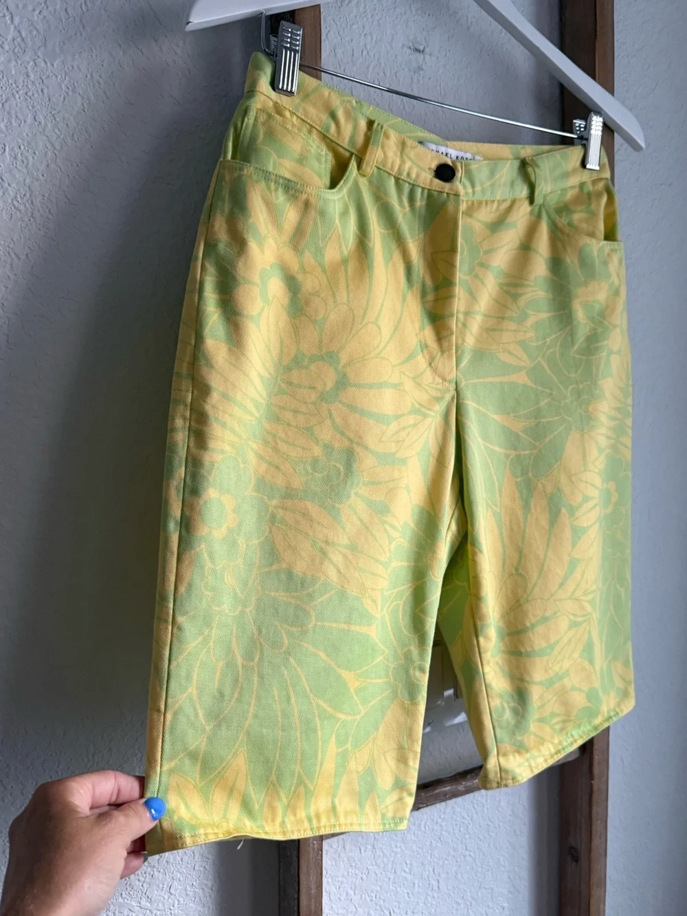 Michael Kors Bermuda Lemon & Lime Floral Print Shorts NWT Sz: 10